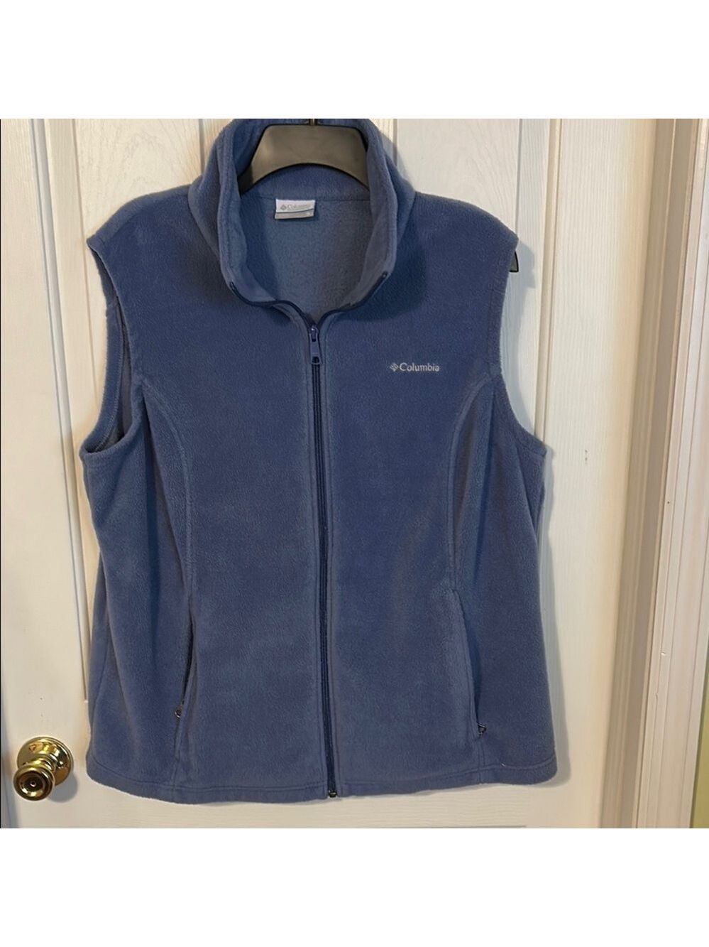 Columbia Soft Blue Fleece Vest. Size 1X.